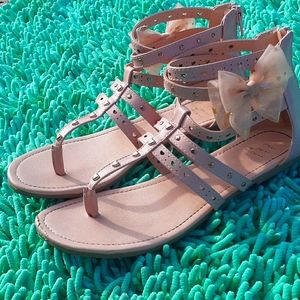 Girls Pink Bow Sandals.